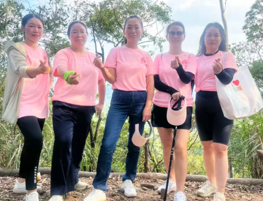 興千田集團(tuán)女職工參加興富社區(qū)“健步新征程，巾幗綻芳華”徒步活動6